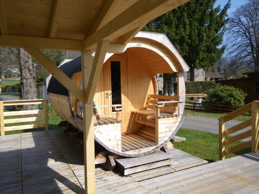 Hébergement insolite en tonneau au Camping Les Amis de la Nature à Munster - vue 2