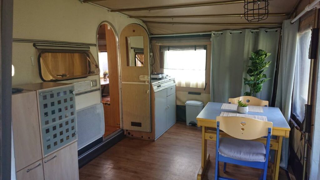 Caravane fixe au Camping Les Amis de la Nature à Munster - vue 2